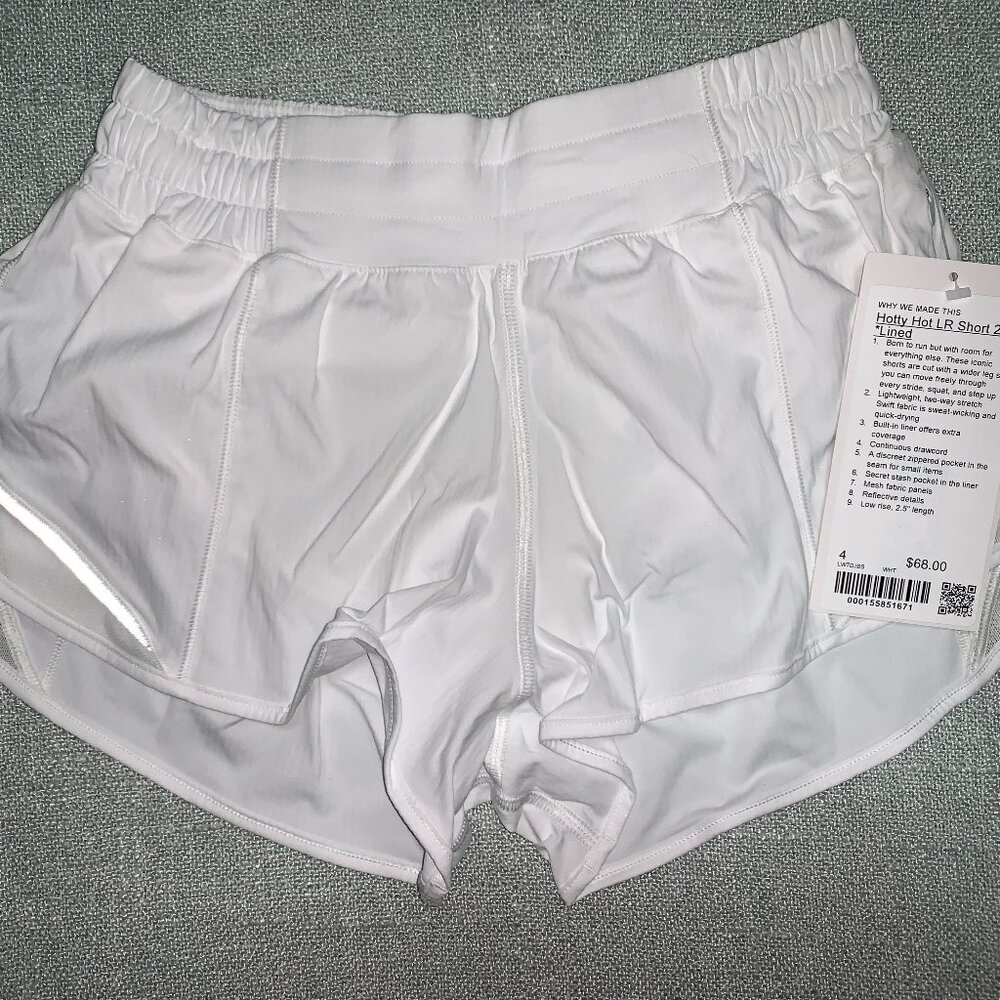 Lululemon NWT Hotty Hot Low-Rise Lined Short 2.5" Size 4 White
